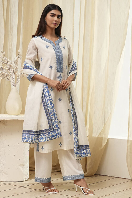 Pink Embroidered Straight Suit Set image number 5