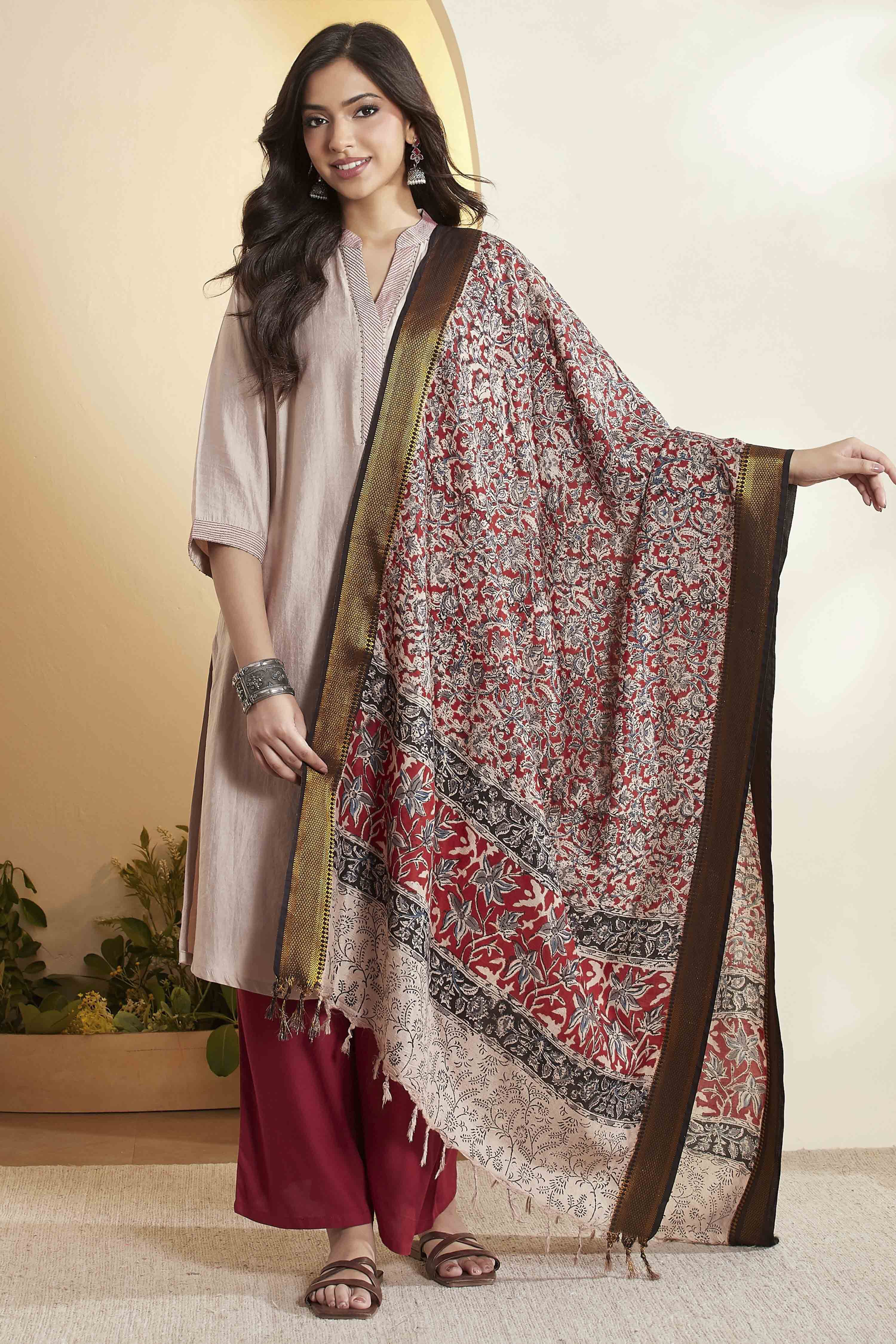 Red Chennur Silk Floral Printed Dupatta image number 6