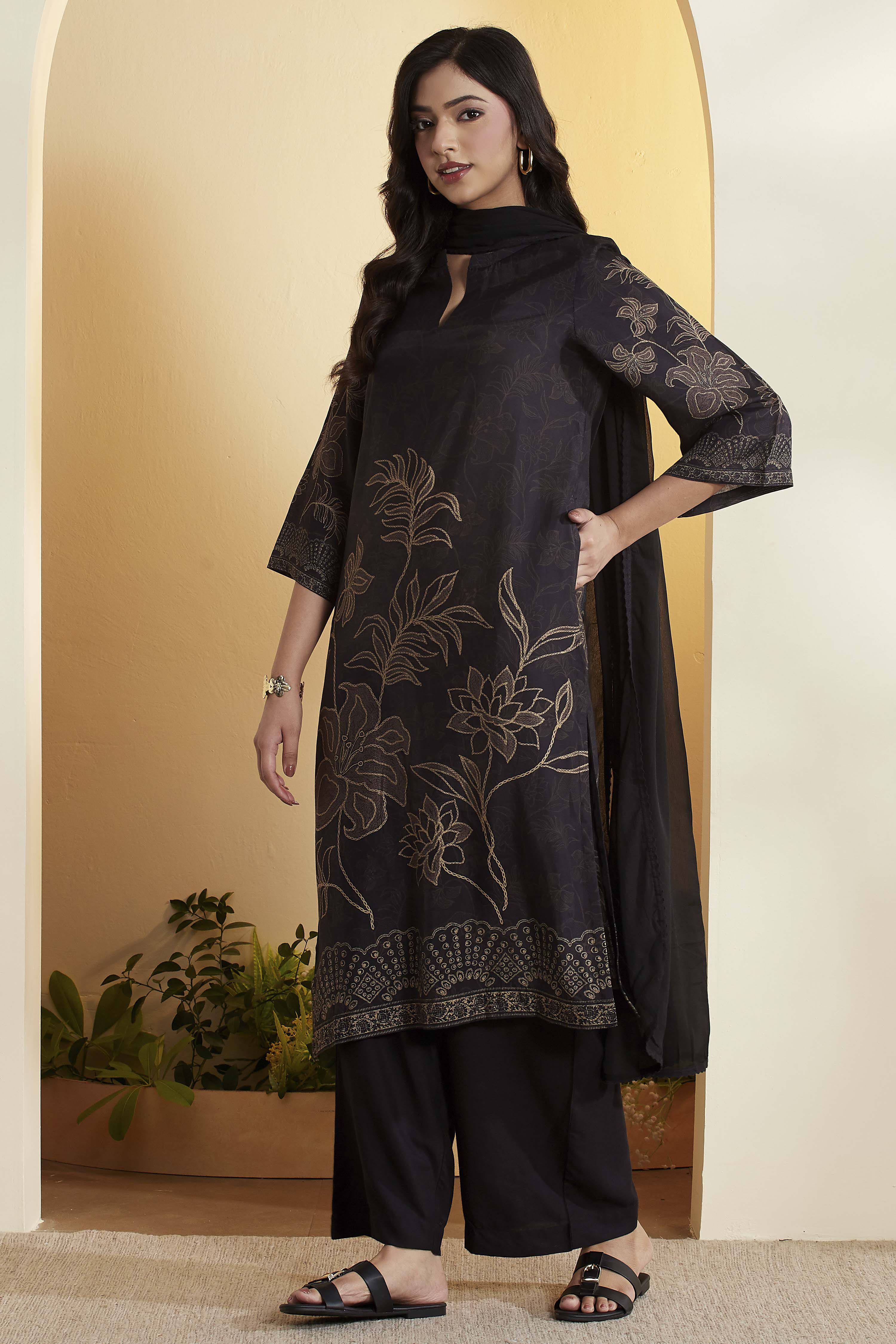 Black Viscose Blend Straight Suit Set image number 3
