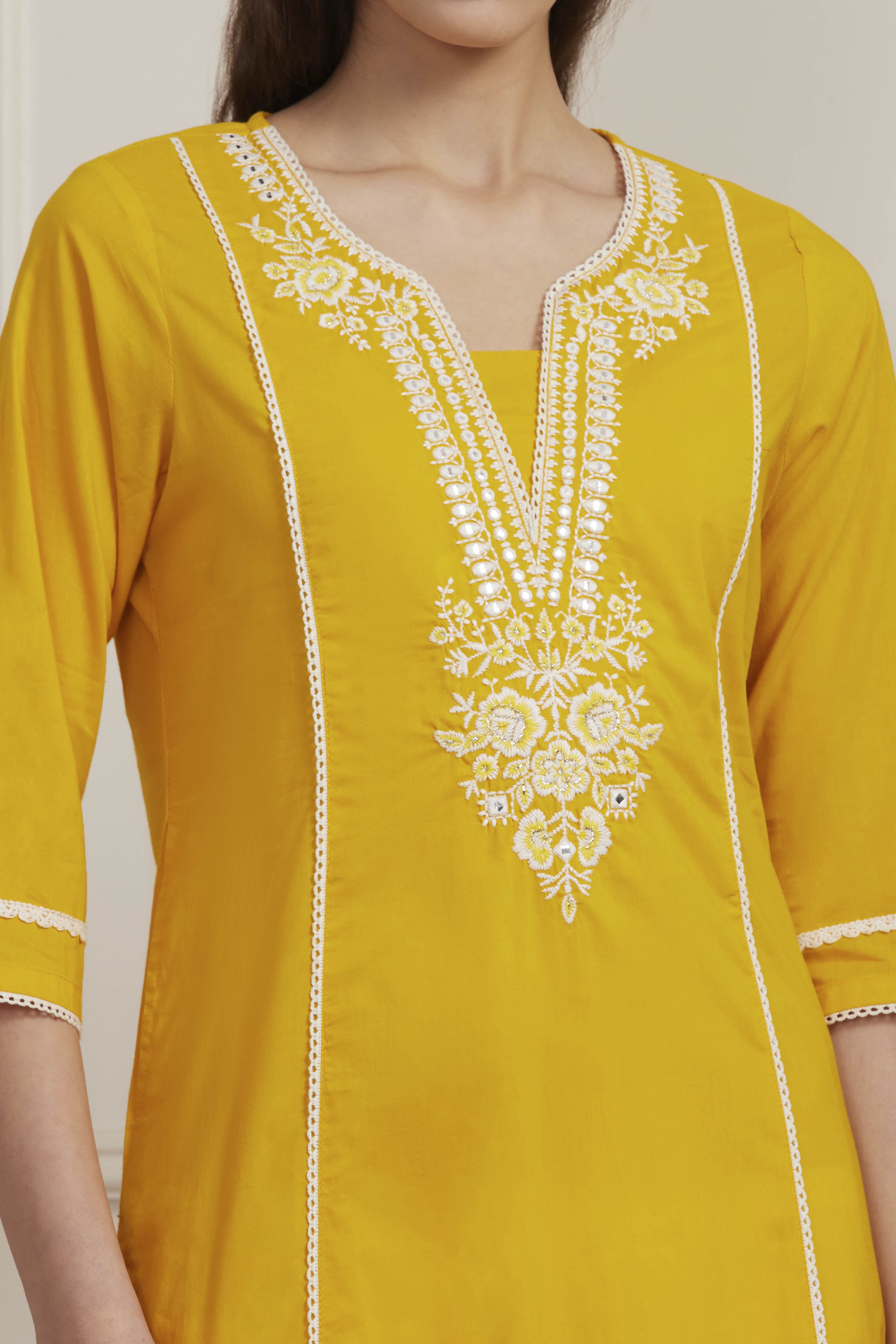 Yellow Cotton Solid Straight Kurta image number 1