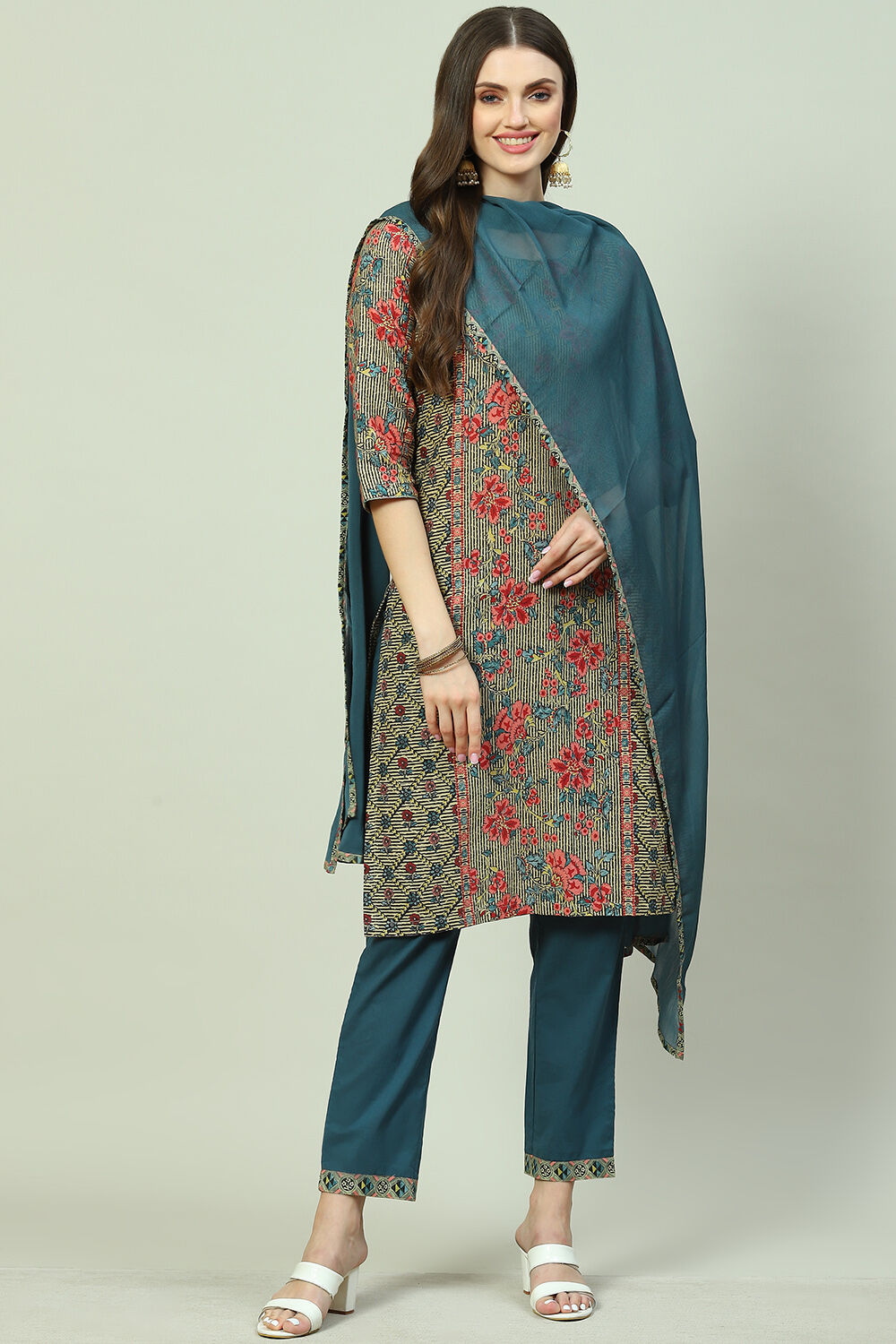 Multi-coloured Printed Straight Kurta Regular Pants Suit Set image number 6