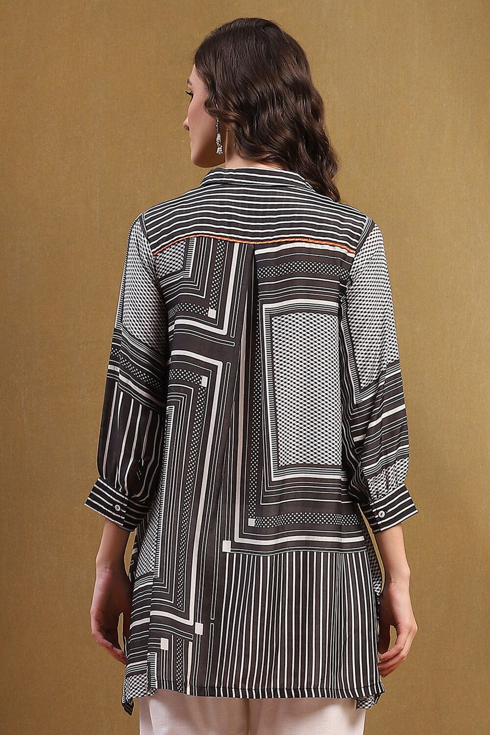 Black Viscose Blend Hand-Blocked Printed Short Kurta image number 3