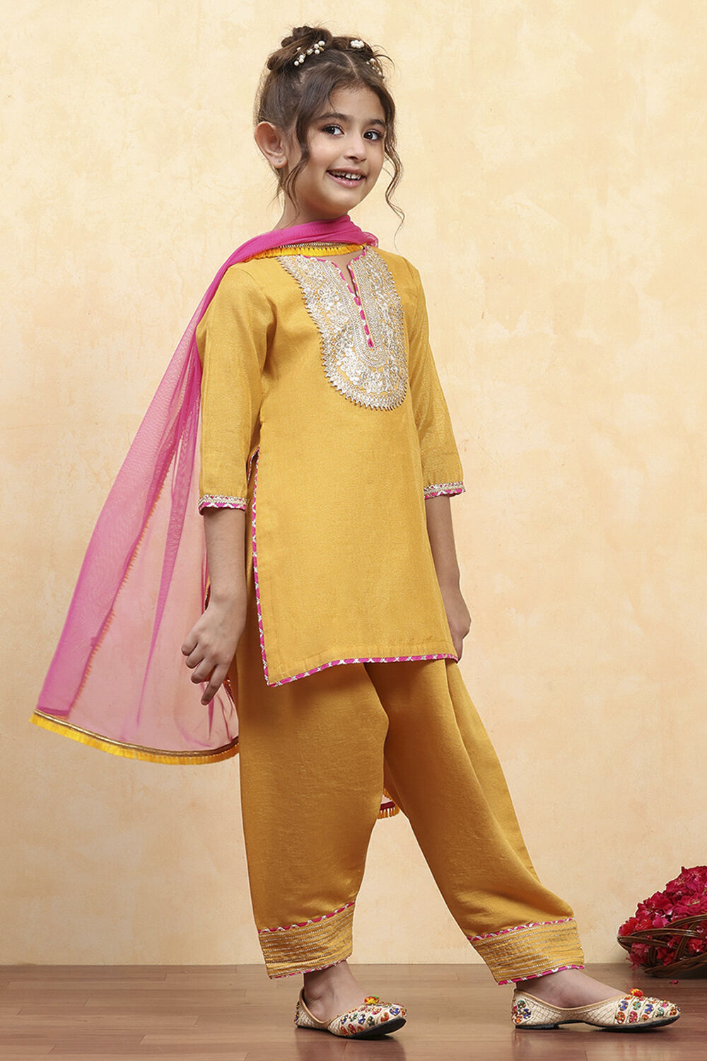 Yellow Cotton Dyed Straight Suit Set image number 5