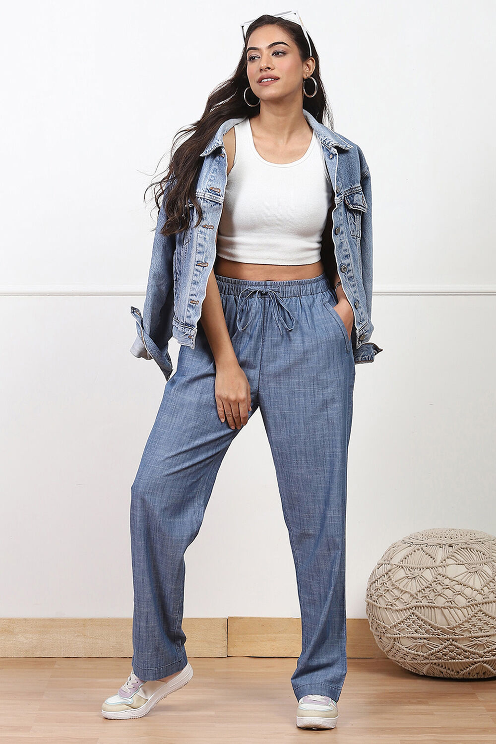 Blue Solid Denim Relaxed Fit Pants image number 0