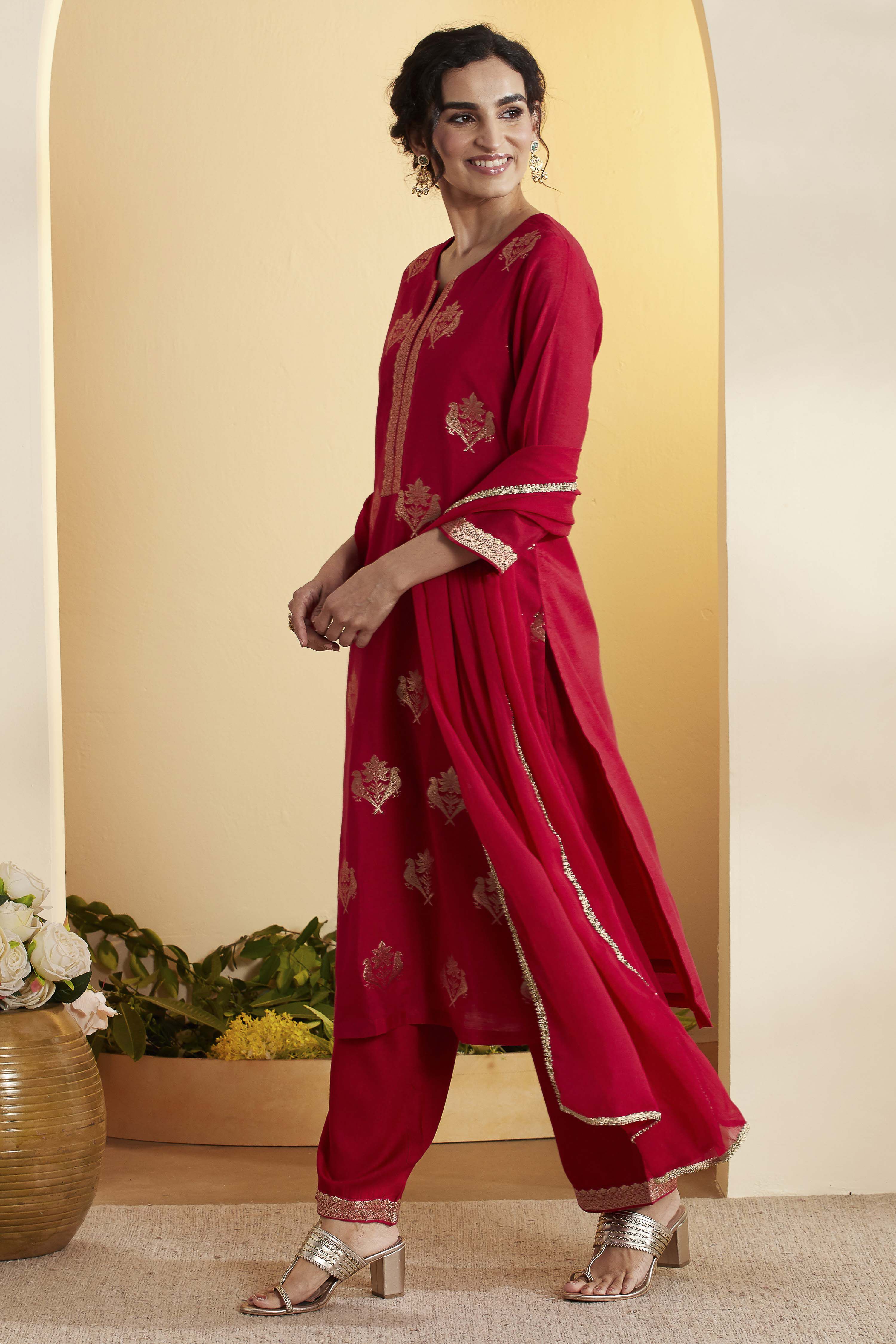 Red Nylon Straight Suit Set image number 3