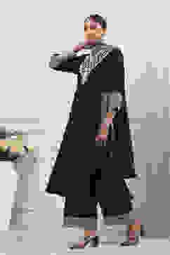 Black Dyed Solid Gathered Straight Suit Set image number 4