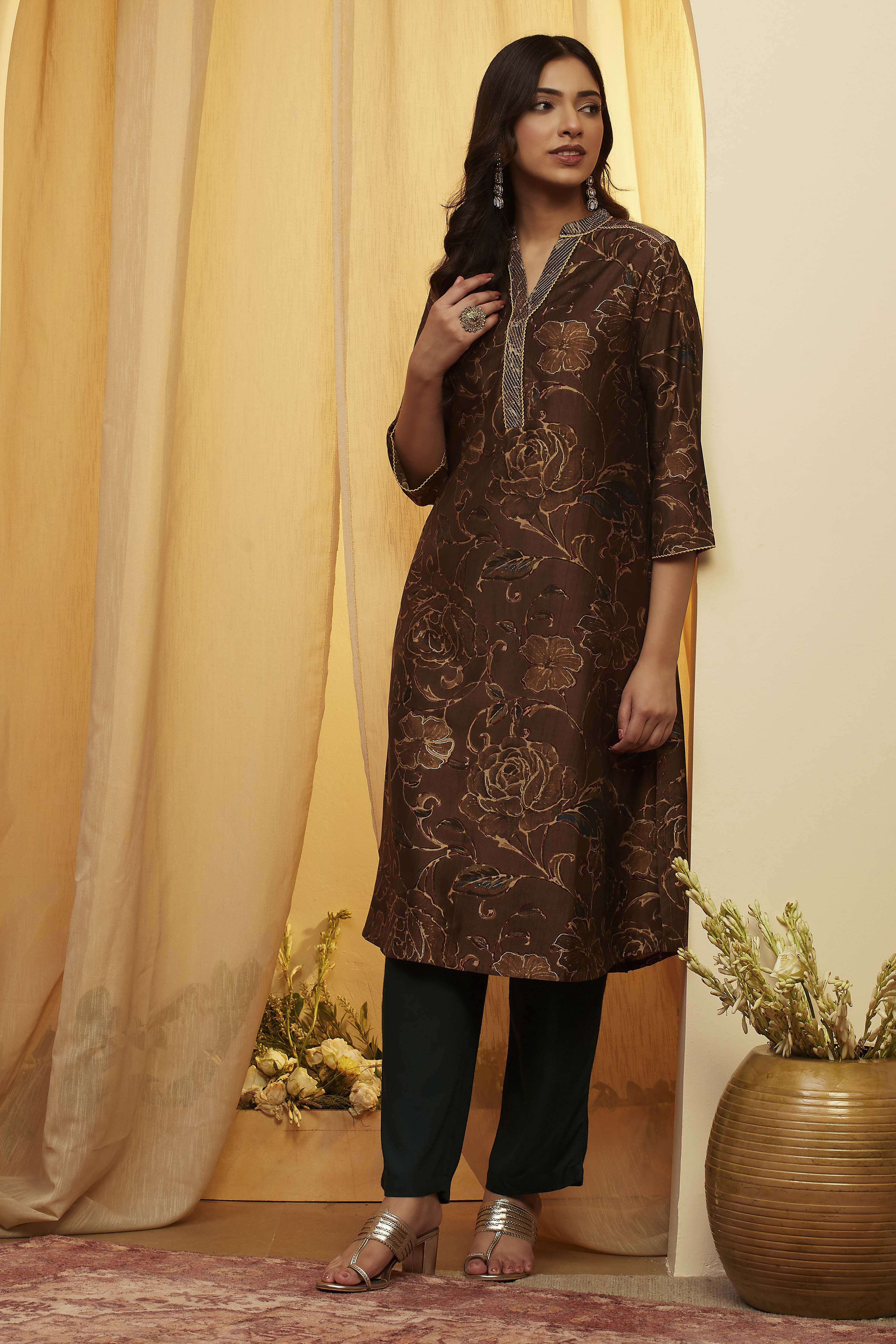 Brown Floral Printed Straight Kurta image number 0