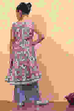 Lavender Pure Cotton Floral Printed Tiered Suit Set image number 4