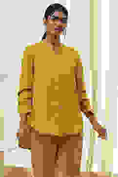 Honey Mustard Cotton Solid High-Low Shirt image number 5