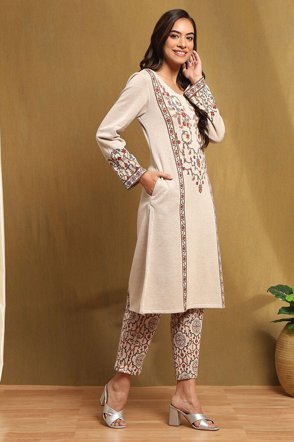 Black Jacquard Printed Straight Winter wear Kurta Set image number 5