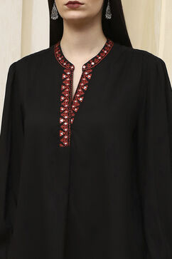 Black Solid Straight Top image number 1
