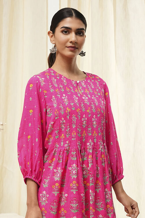 Pink Straight Printed Short Kurta image number 1