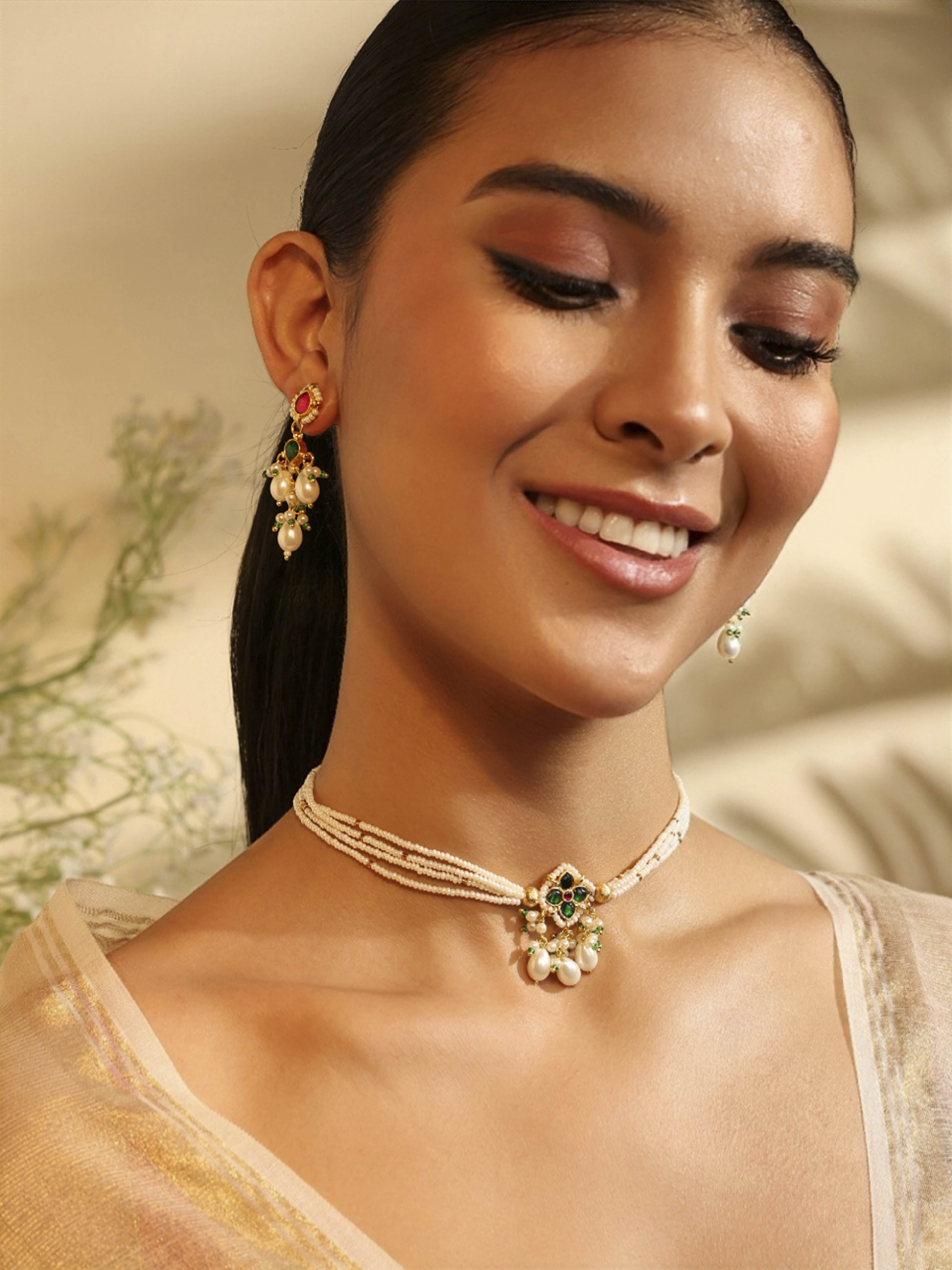 White & Green Gold Plated Brass Beaded Jewellry Set image number 1