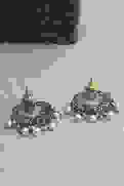 White Alloy Chaandbali image number 2