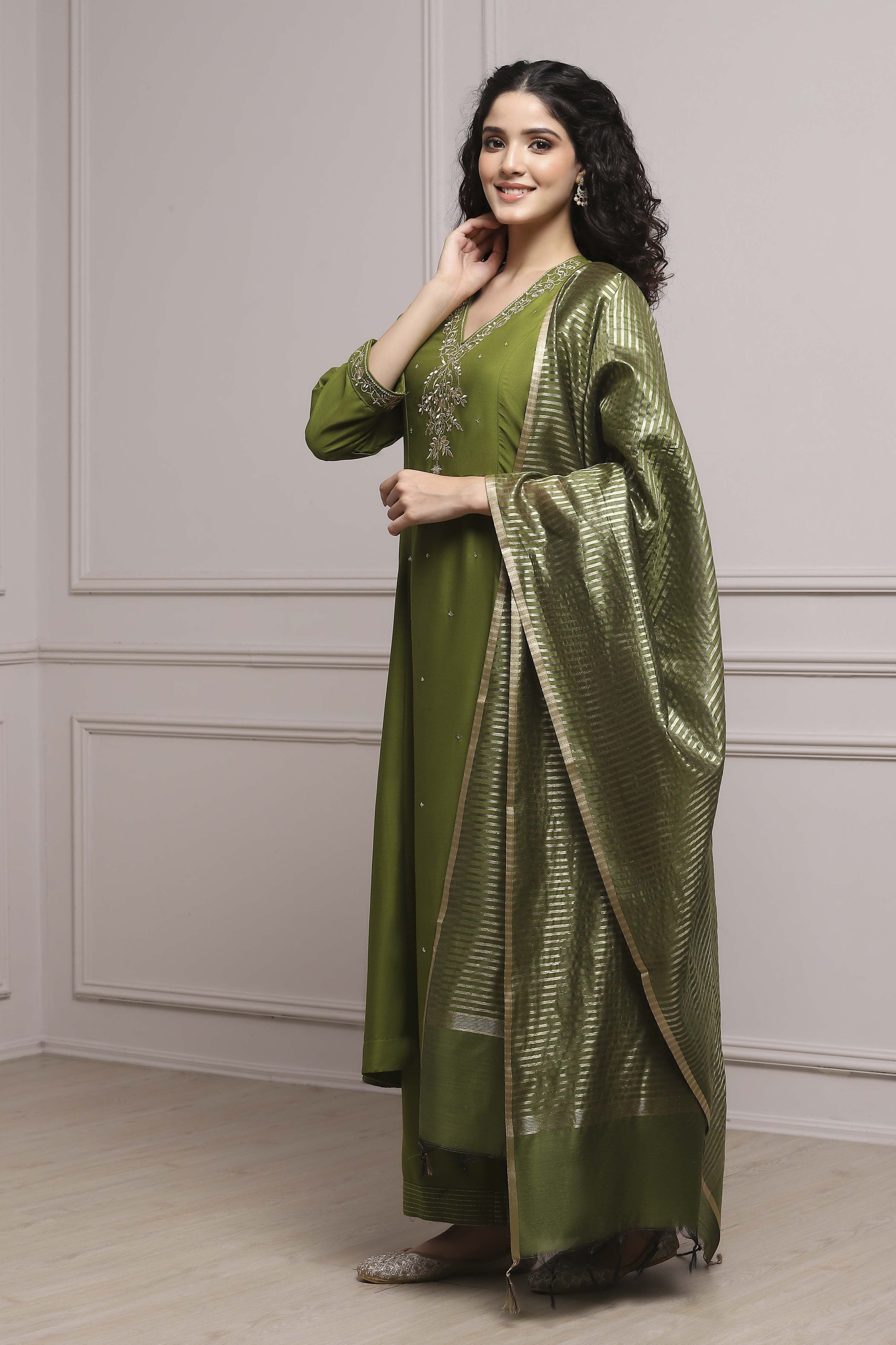 Green Embroidered Kalidar Suit Set image number 3