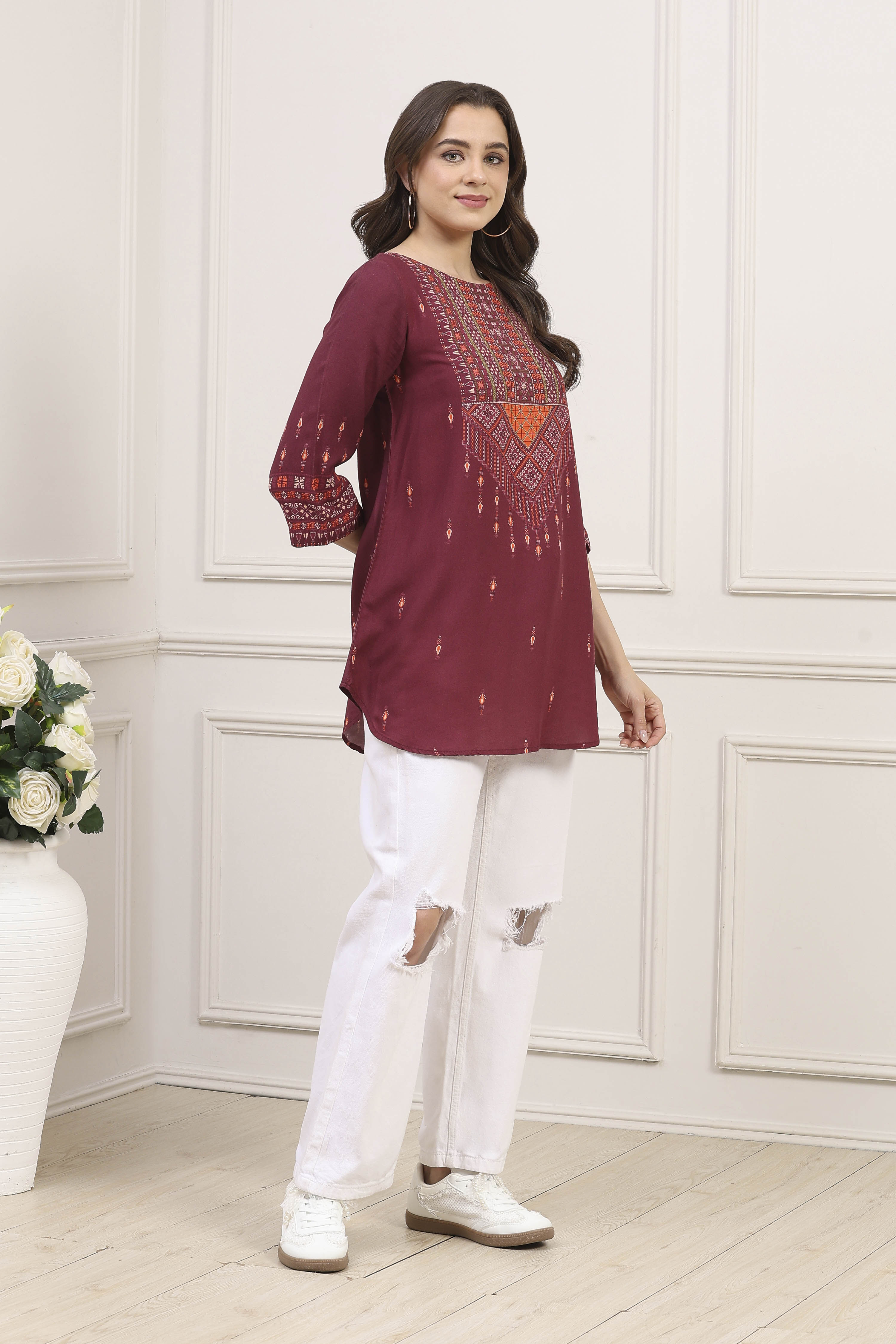 Green Maroon Rayon Printed Straight Kurti image number 4