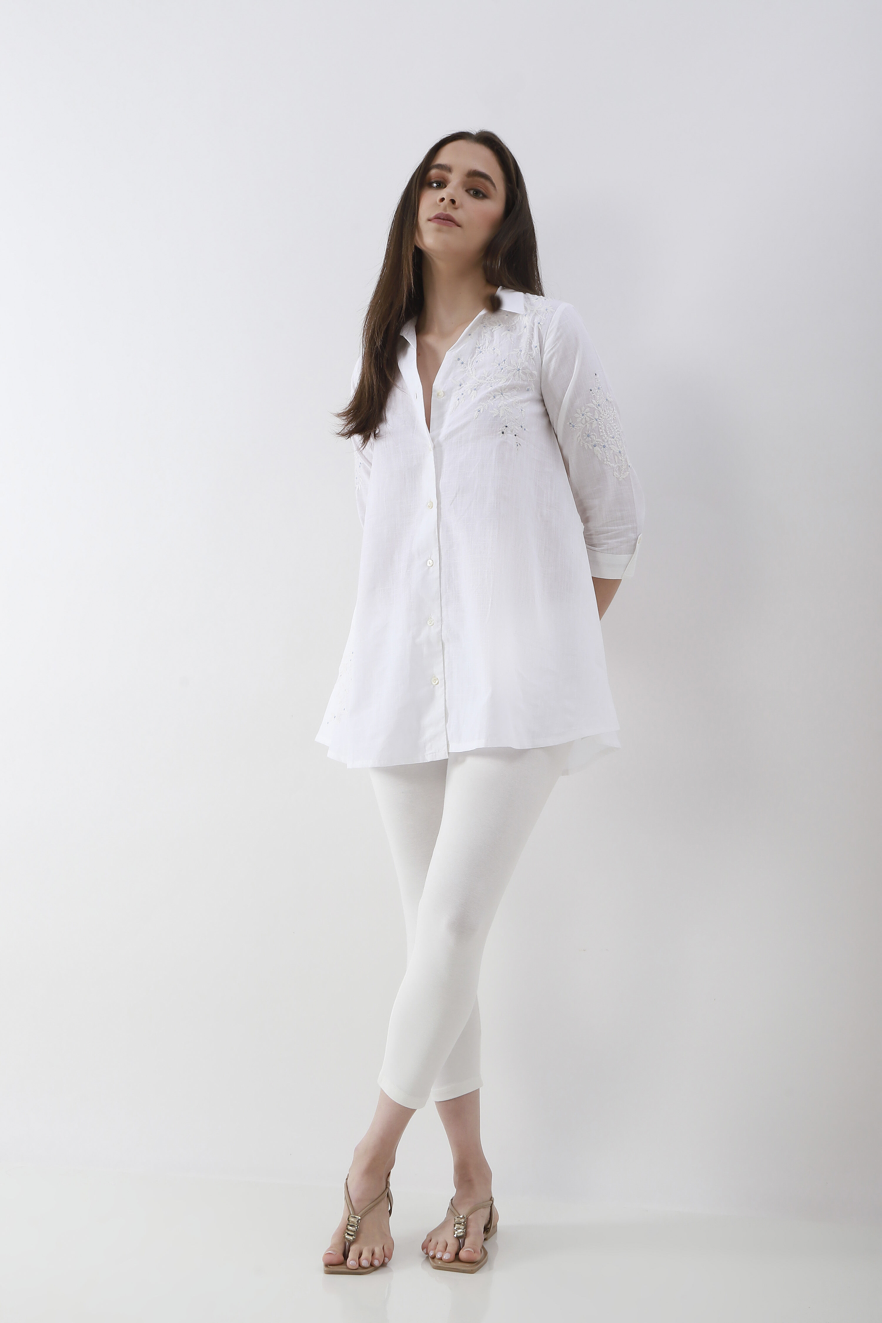 White Cotton Lycra Solid Fitted Cropped Leggings image number 0