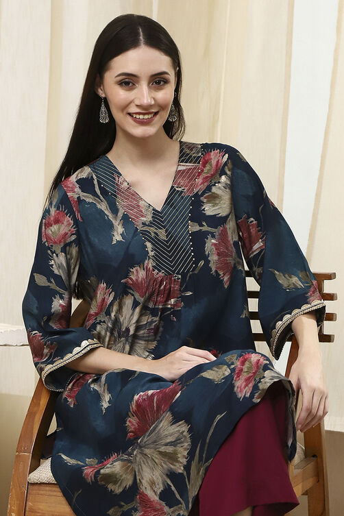 Coral Red Floral Printed Straight Kurta image number 6