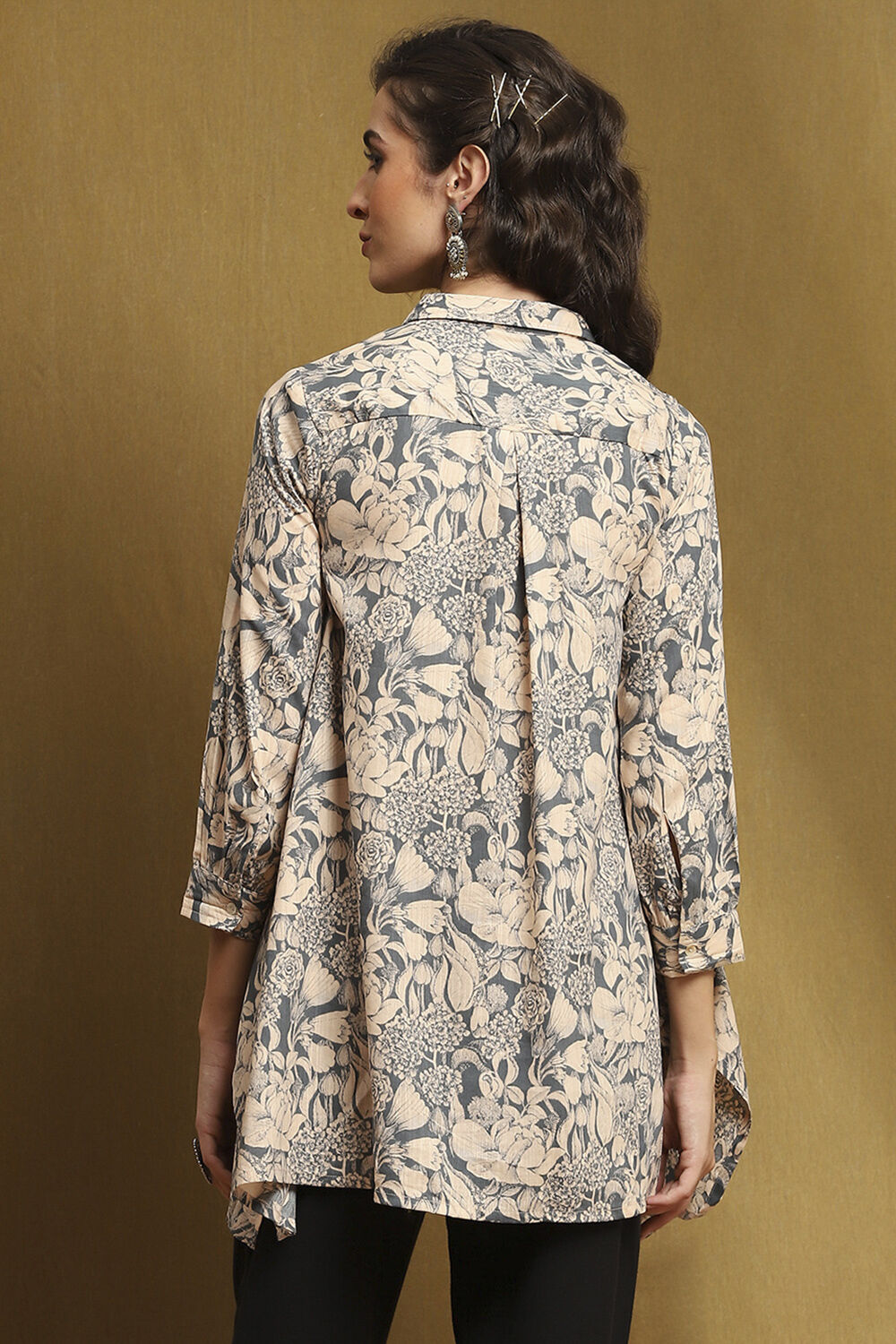 Beige and Grey Cotton Printed Straight Short Kurta image number 3