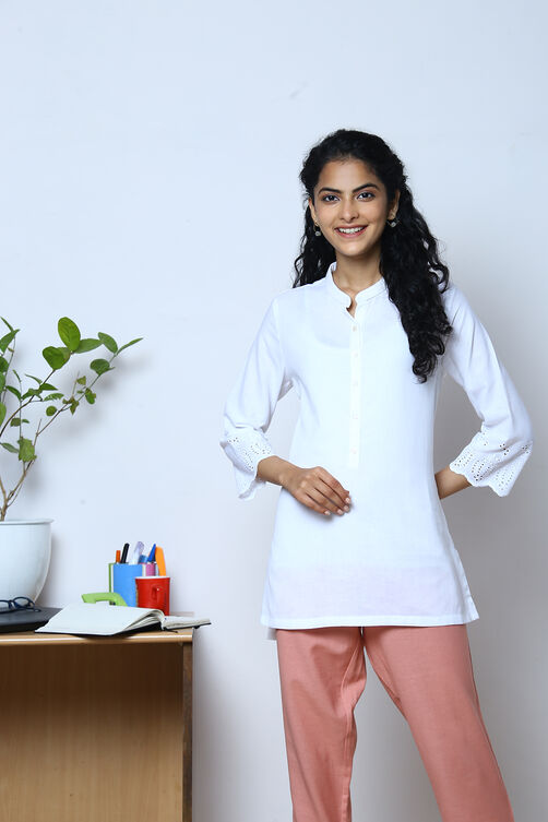 Black Cotton Flax Solid Kurti image number 4
