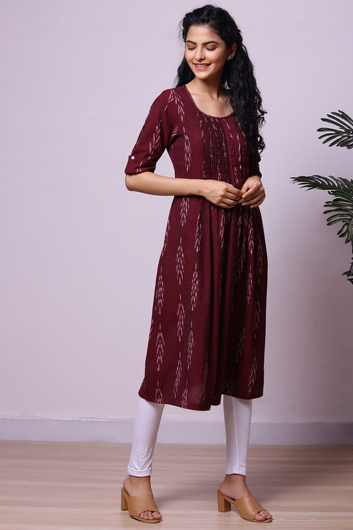 Deep Maroon Cotton Ikkat Yarndyed Kurta image number 3