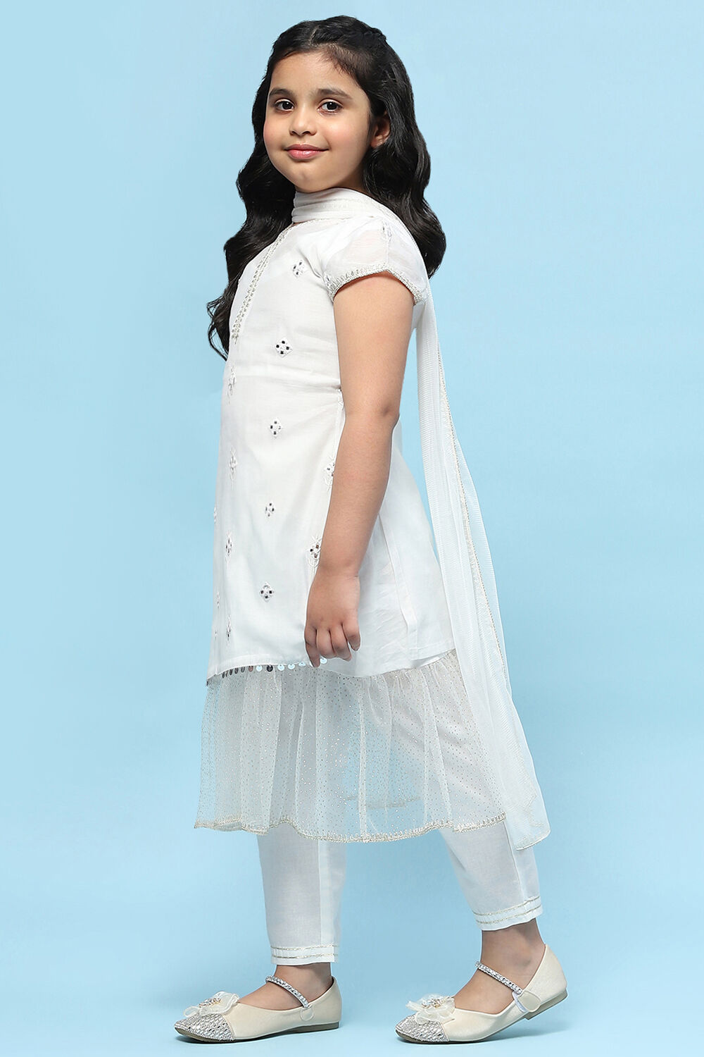 White Poly Chanderi Embroidered Mirror Work Suit Set image number 4