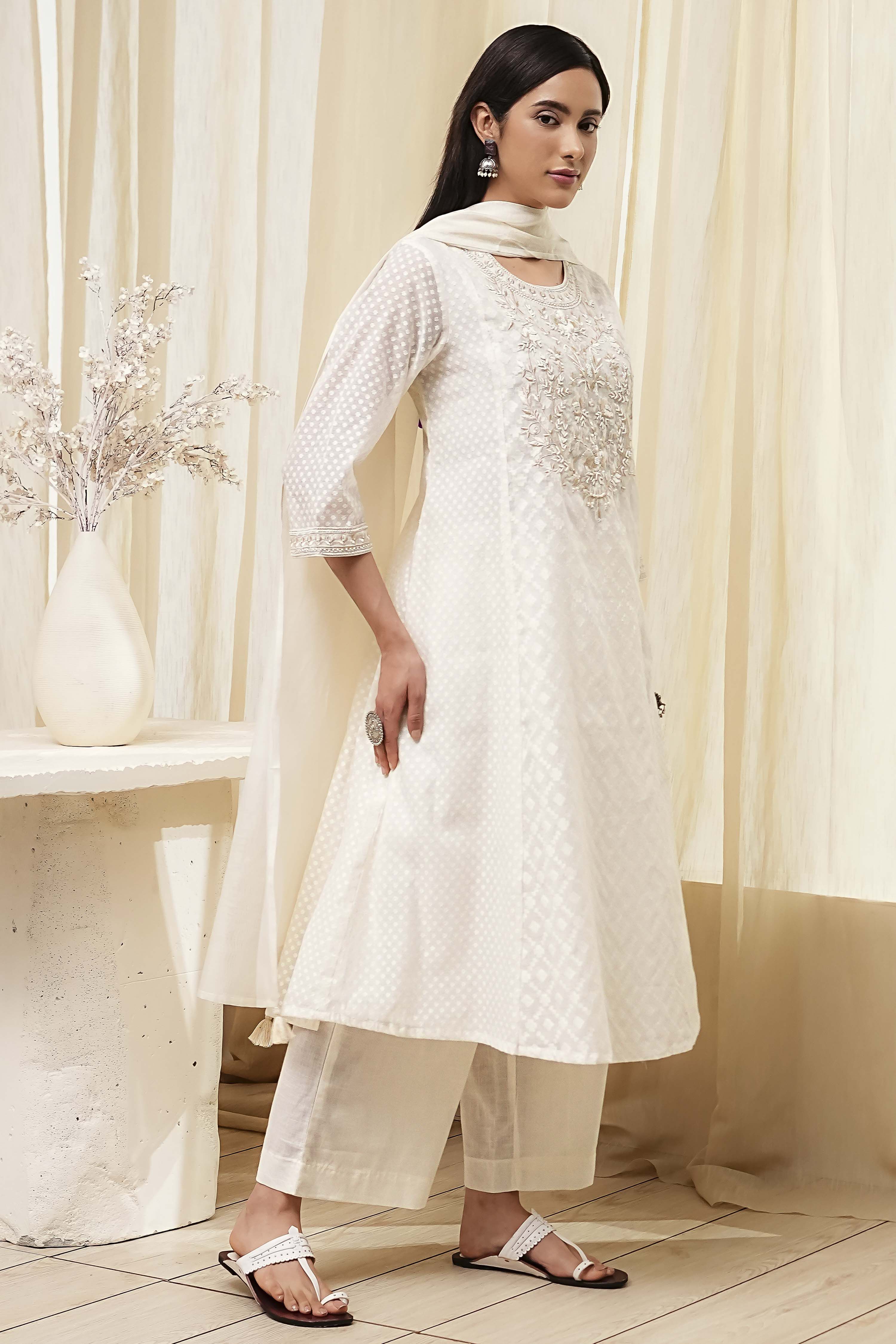 Off-White Embroidered Kalidar Suit Set image number 5