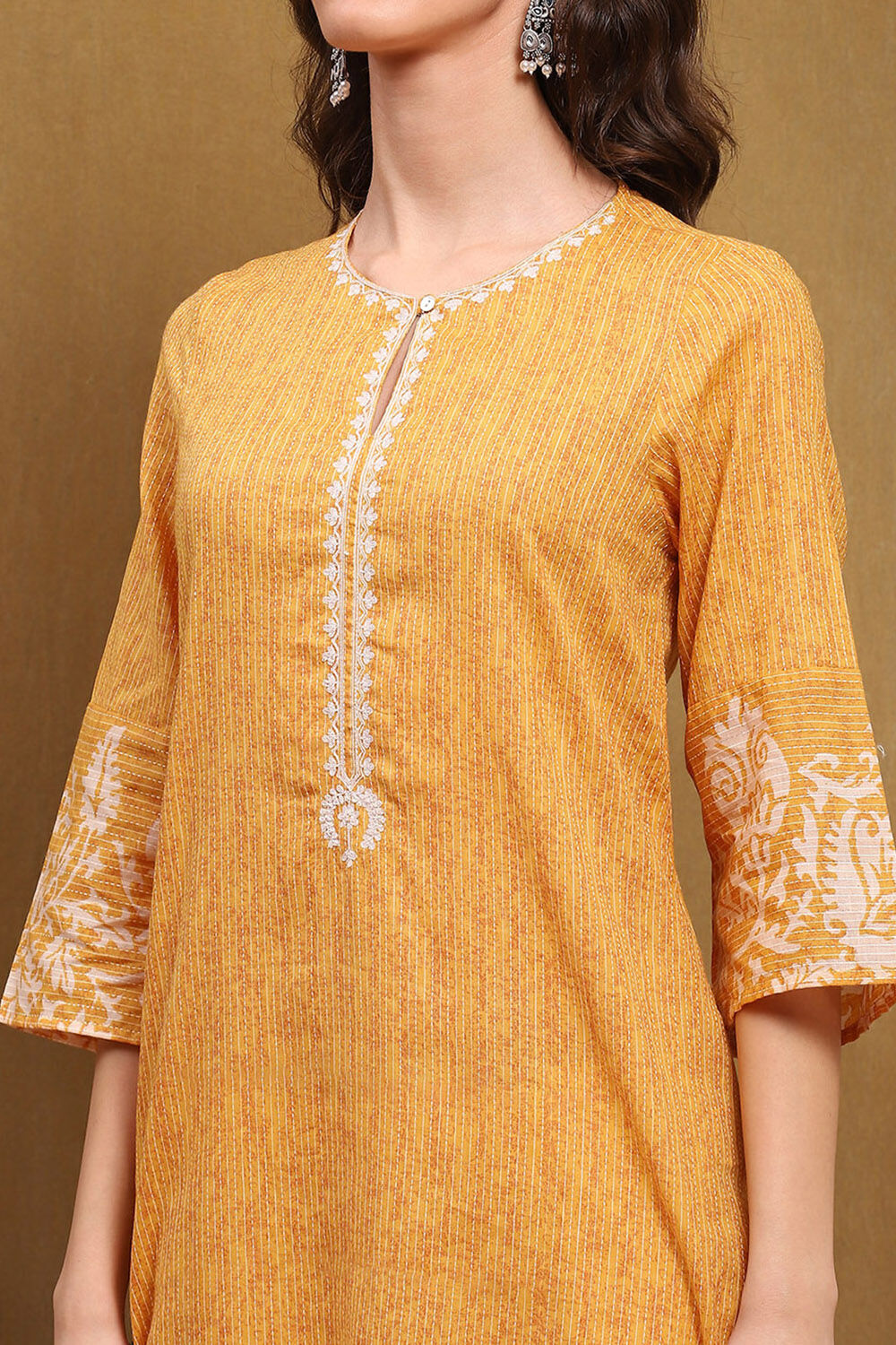 Mustard Yellow Cotton Printed Straight Kurta image number 1