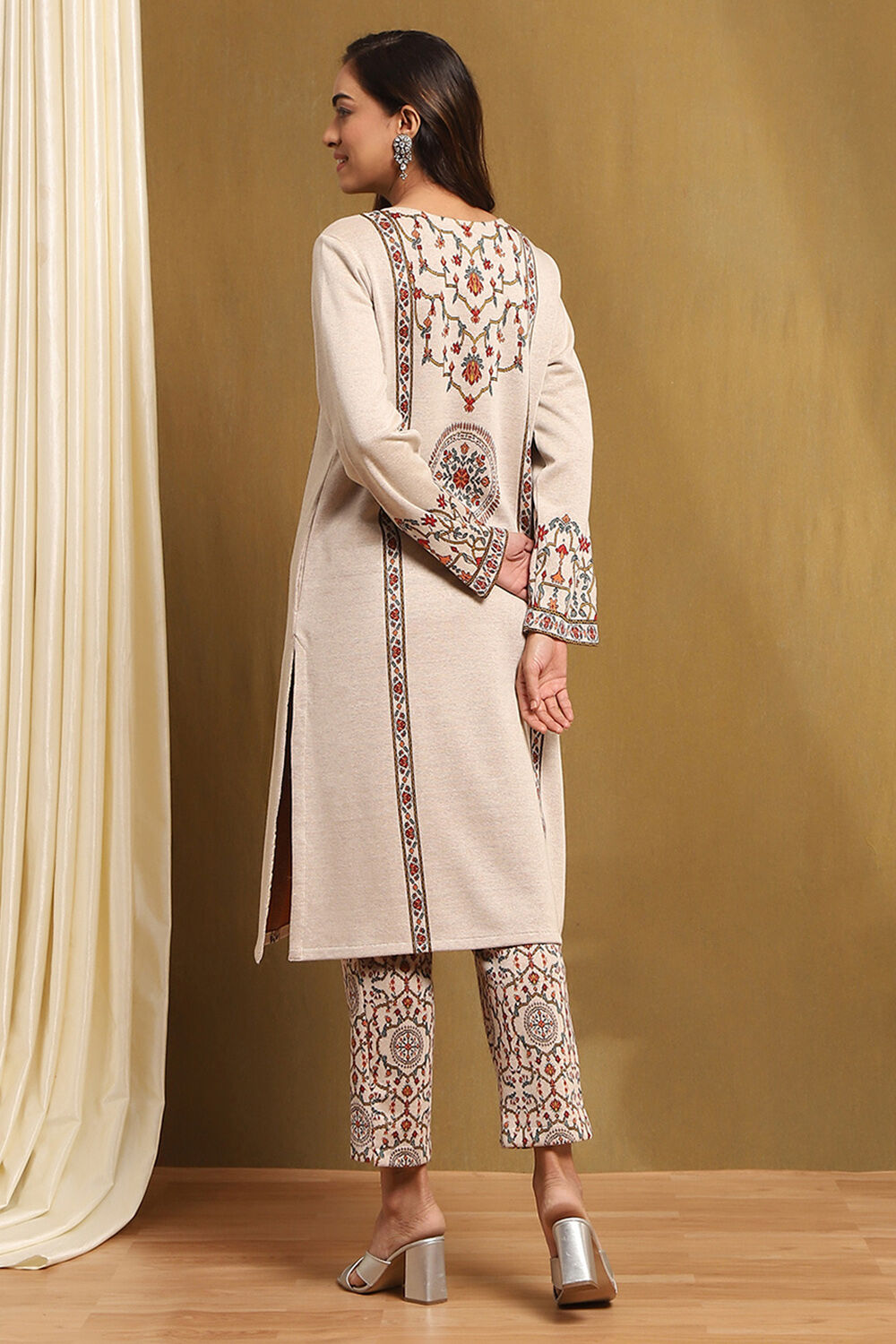 Black Jacquard Printed Straight Winter wear Kurta Set image number 4