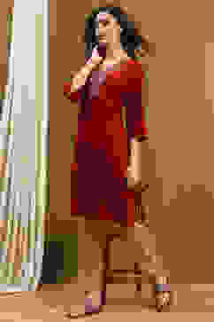 Deep Red Solid Gathered Straight Kurta image number 0