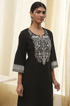 Black Pure Cotton Embroidered Straight Kurta image number 1