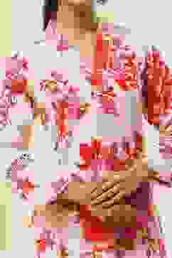 Red and Off-White Floral Printed Straight Kurta image number 1