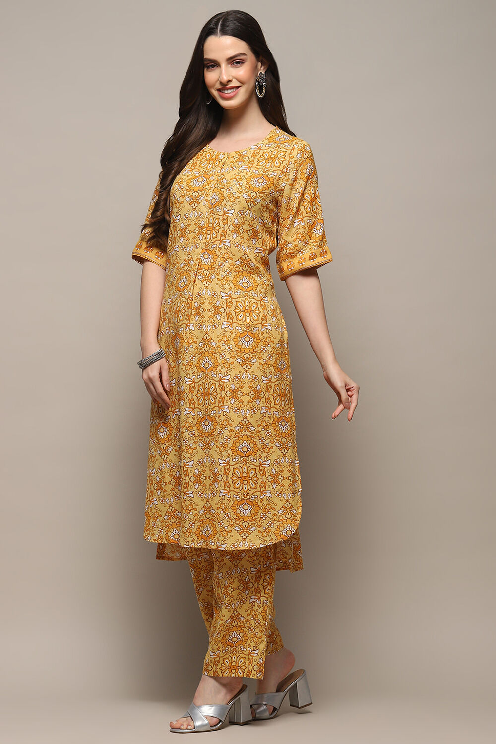 Yellow Rayon Straight Kurta Set image number 3