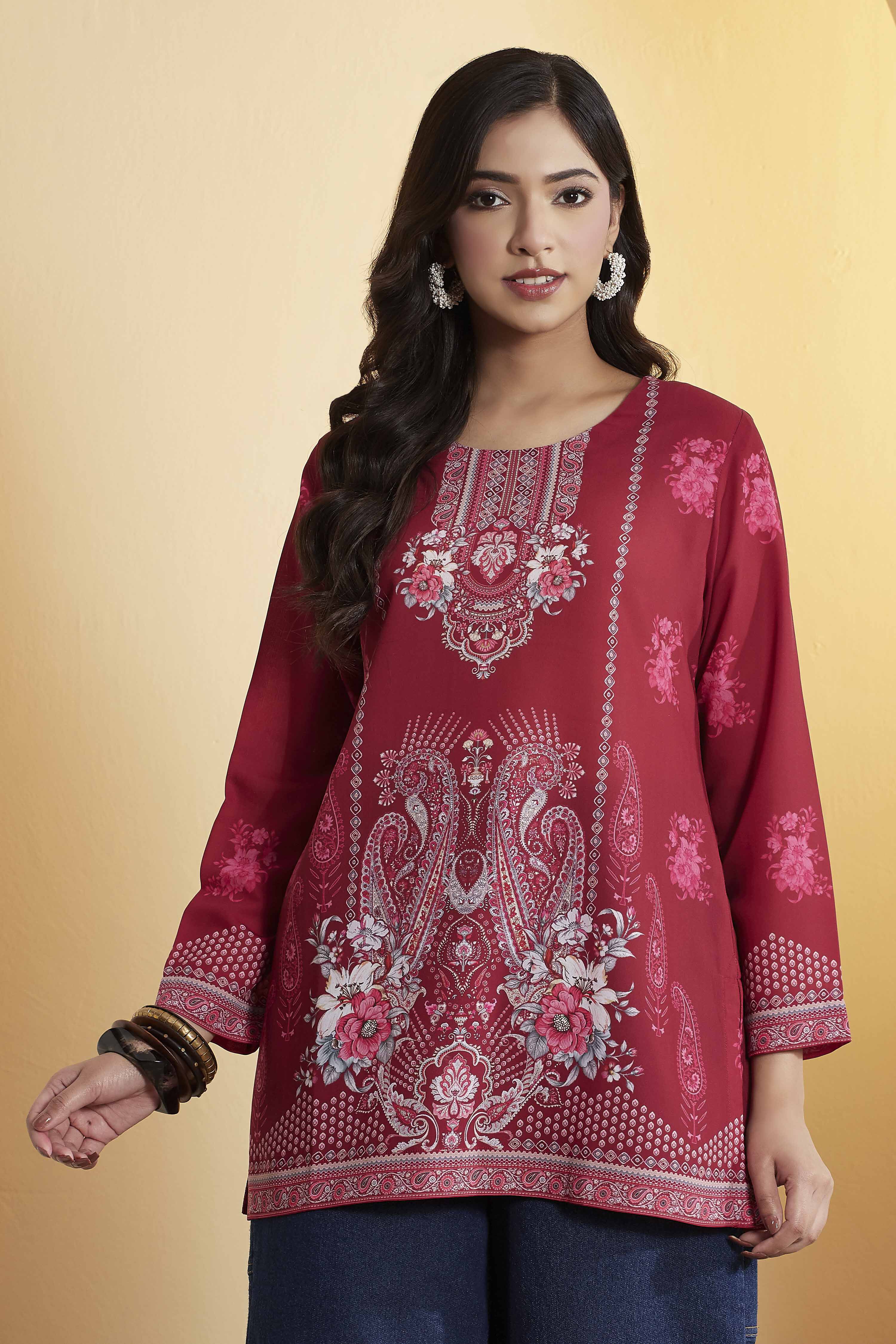 Magenta Floral Printed Straight Short Kurti image number 5