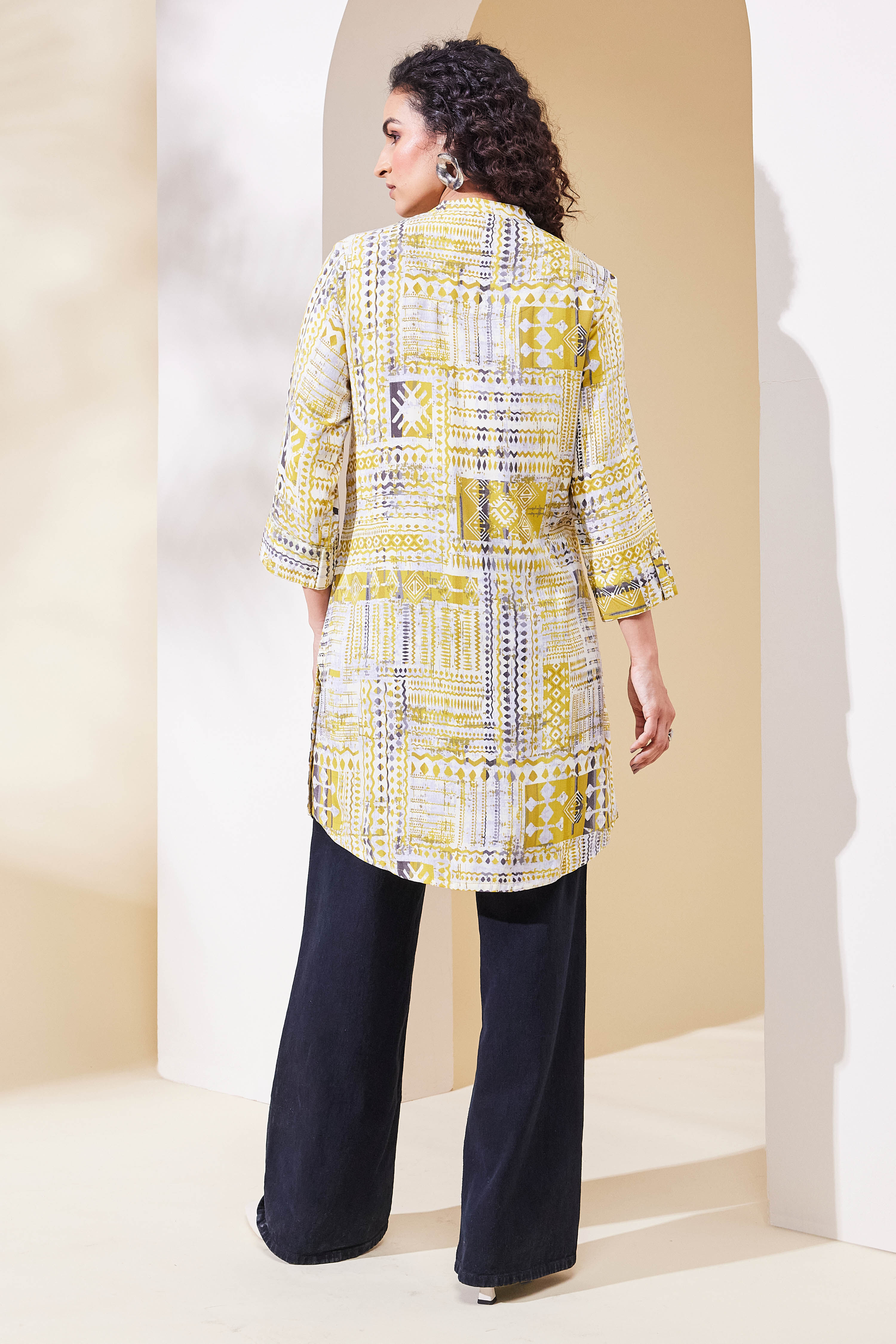 Mustard Viscose Rayon Straight Kurta image number 4
