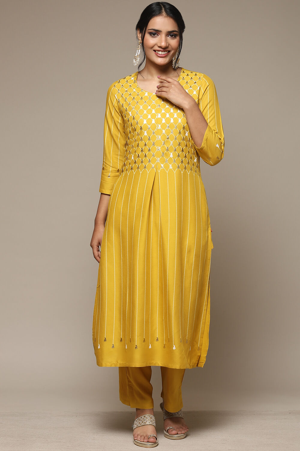 Fuschia Rayon Straight Kurta Pant Suit Set image number 6