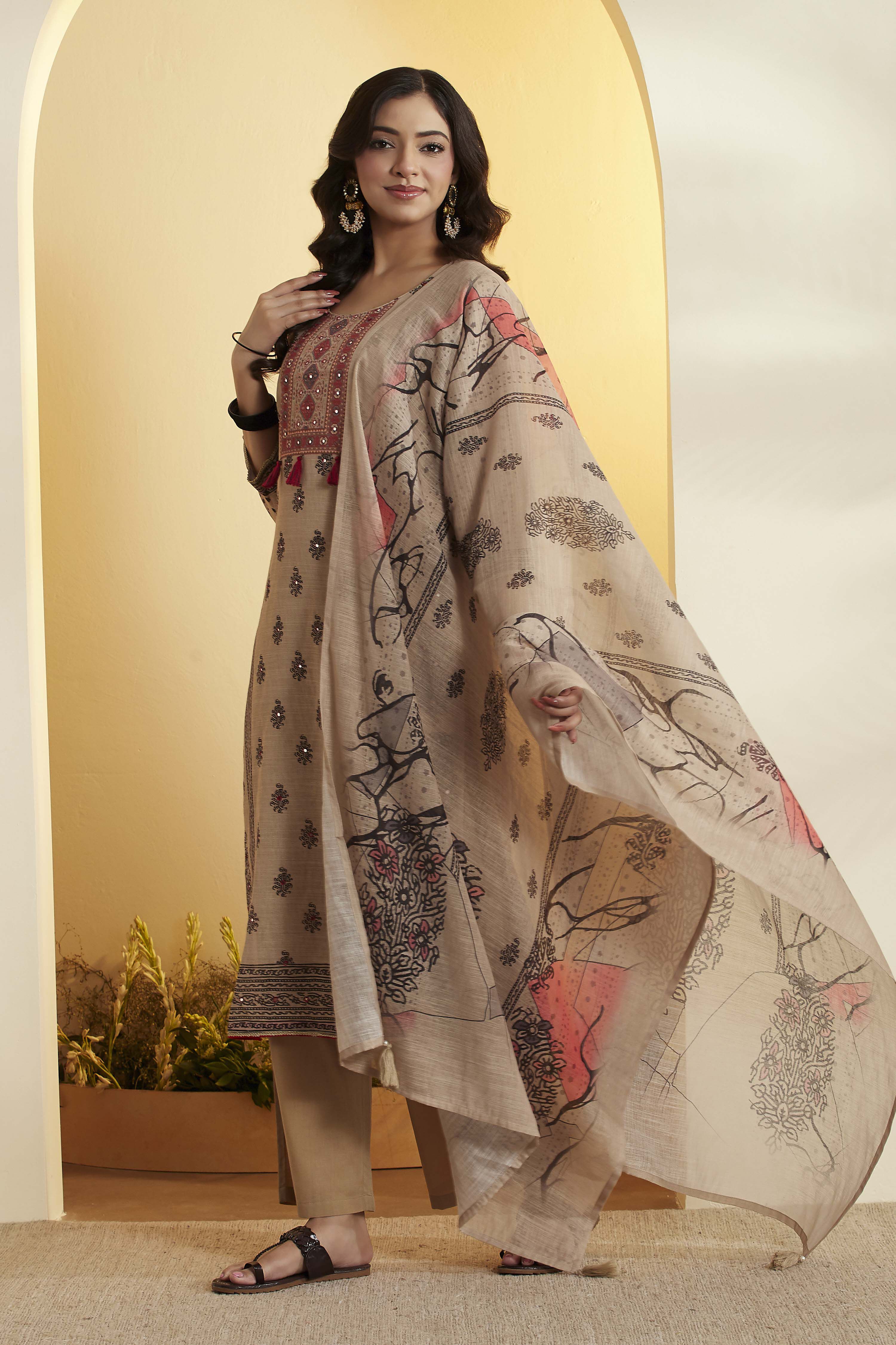 Beige Floral Motifs Poly Linen Kurta Set image number 3