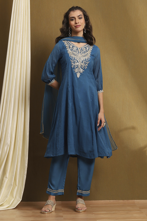 Green Embroidered Festive Kalidar Suit Set image number 7