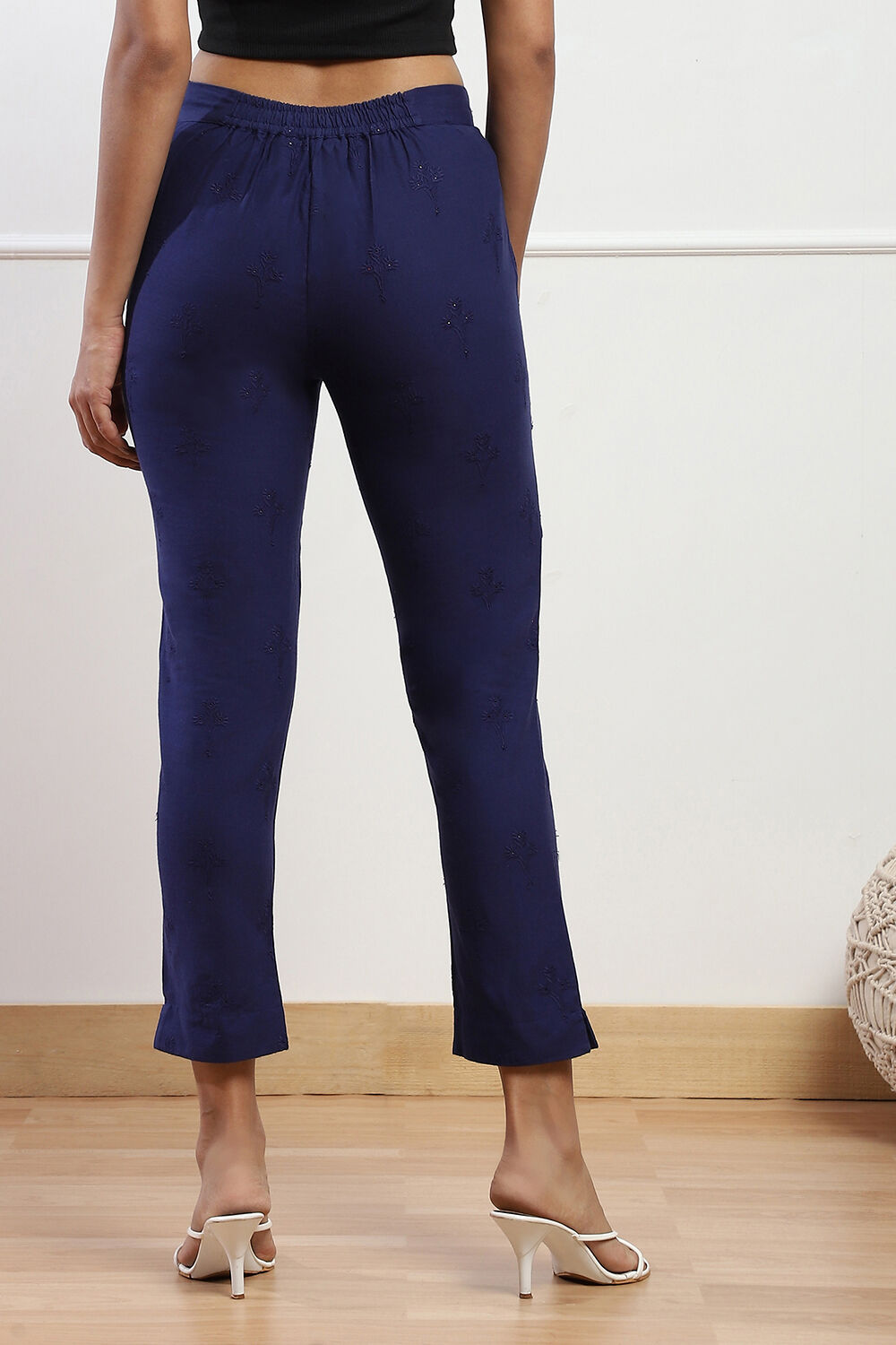 Off White Slub Pants image number 5