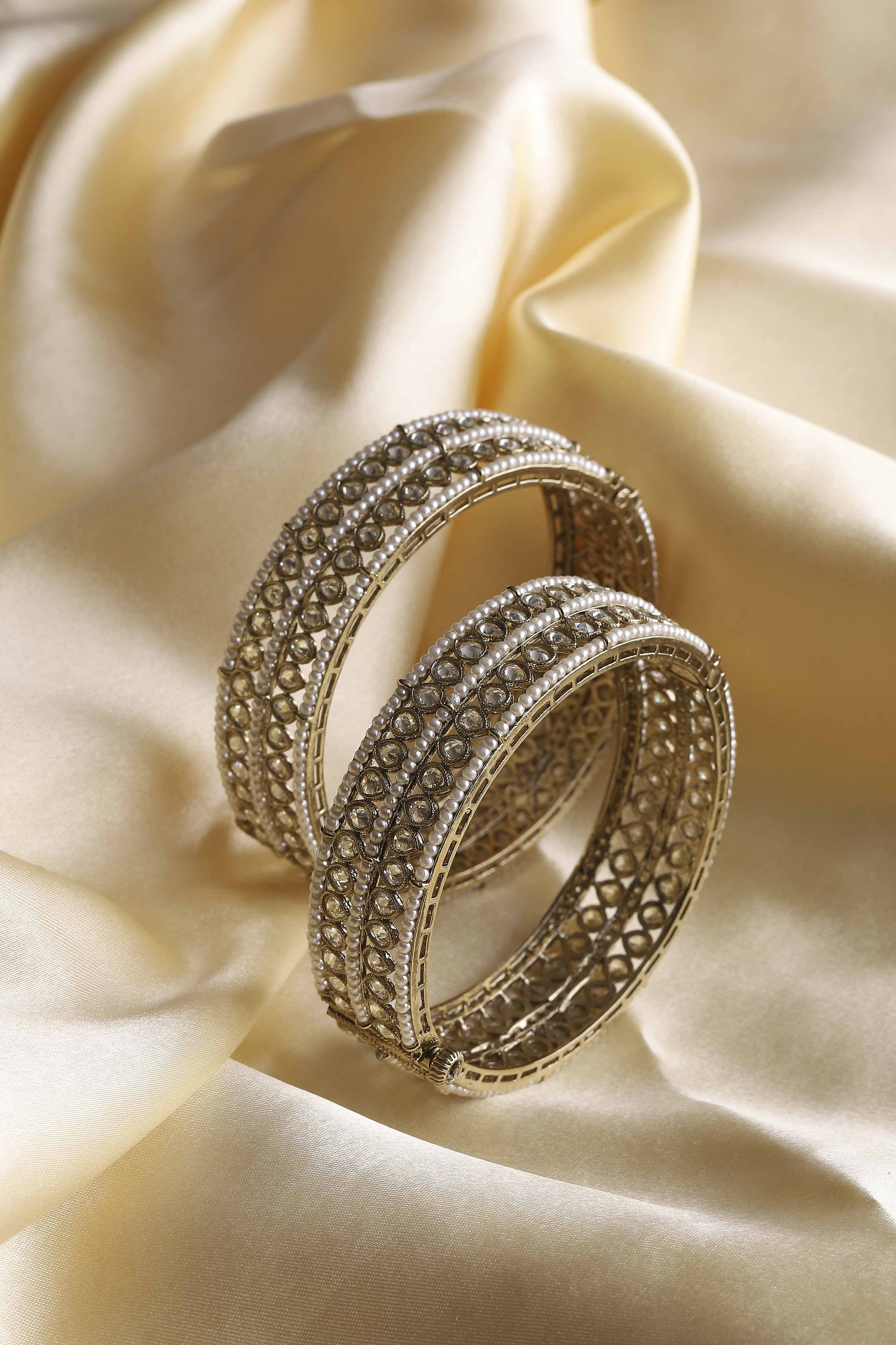 Gold Alloy Bangle image number 0