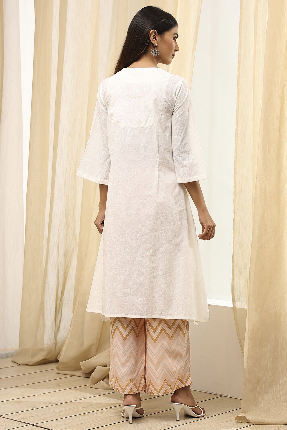 Beige and White Cotton Straight Suit Set image number 5