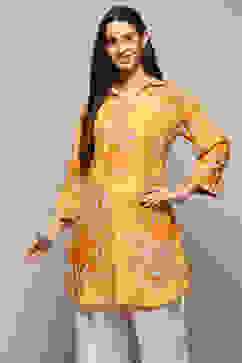 Yellow Rayon Straight Kurta image number 5