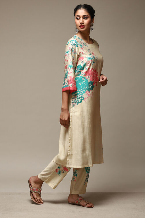 Salmon Viscose Straight Printed 2 Piece Set image number 5
