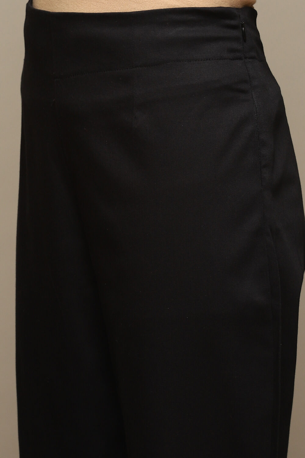 Black Cotton Relaxed Pant image number 1