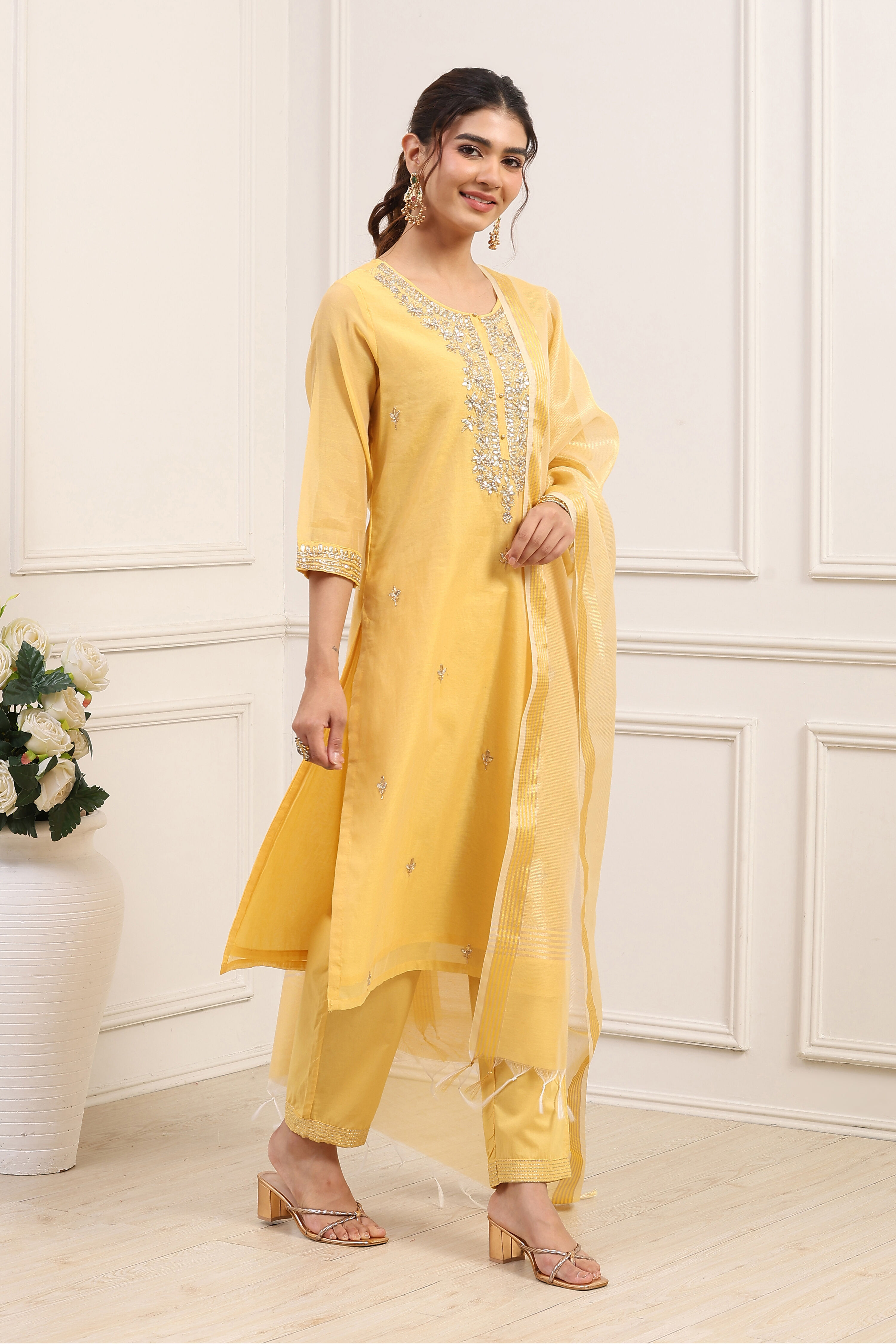 Green Poly Chanderi Sequin Embroidered Straight Suit Set image number 5