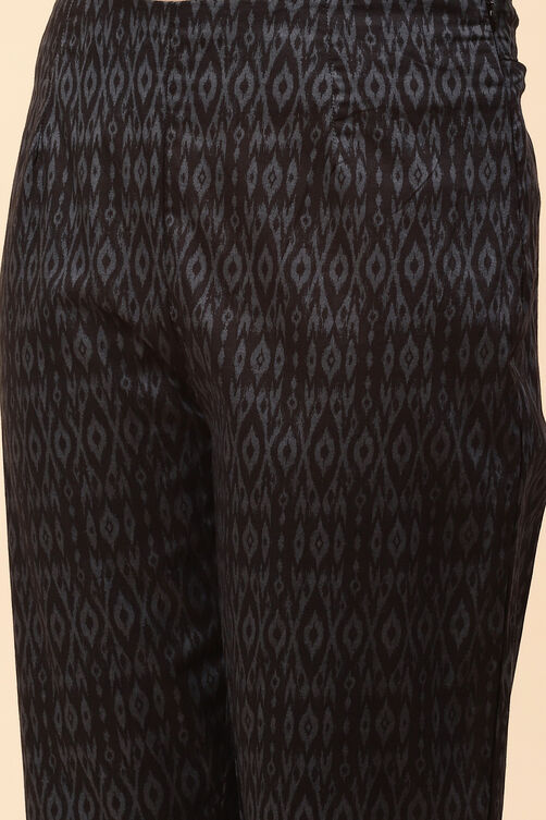 Black Cotton Double Layered Suit Set With Reversible Dupatta image number 4