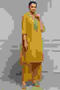 Yellow Cotton Solid Straight Suit Set image number 5