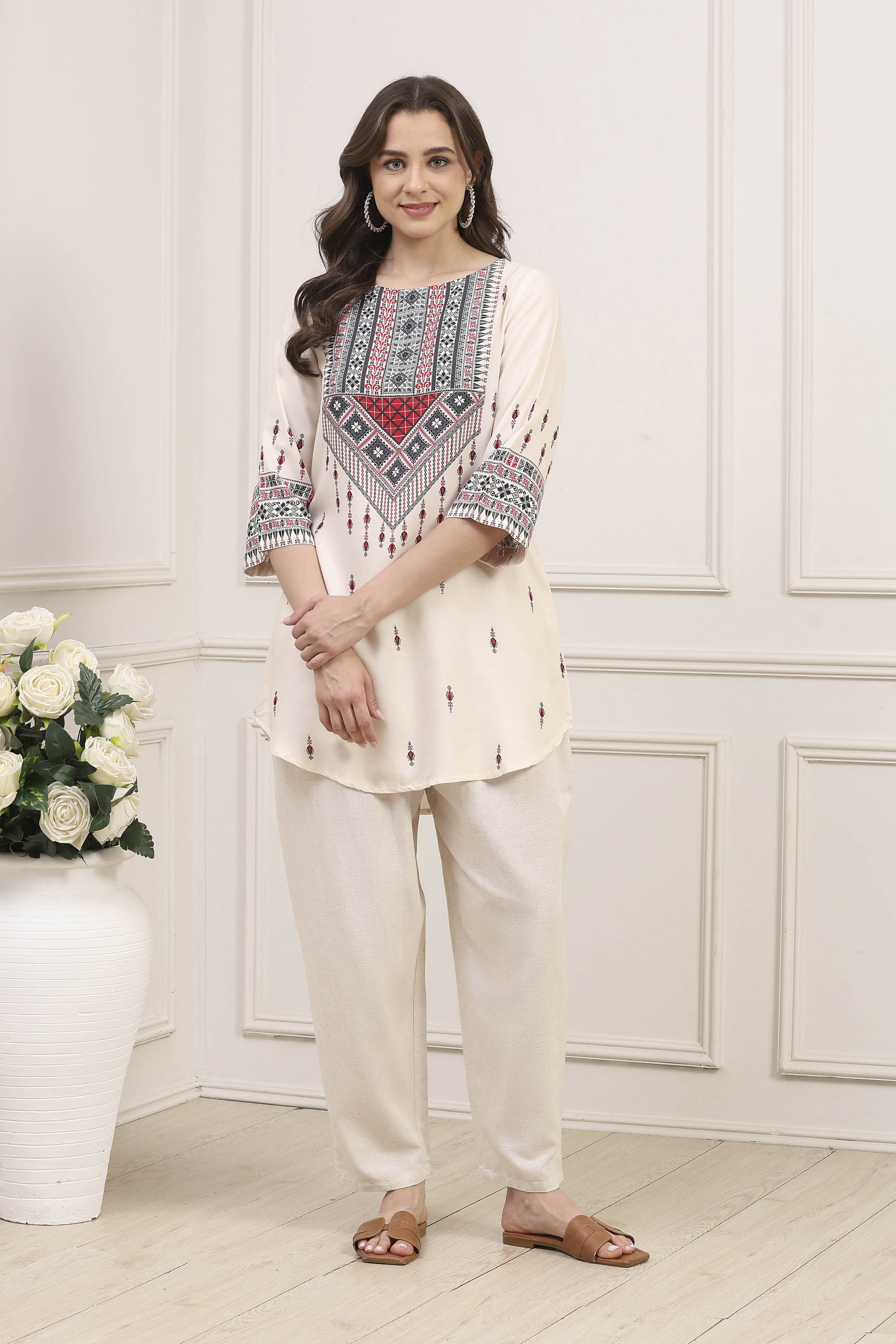 Ecru LIVA Straight Printed Kurti image number 6