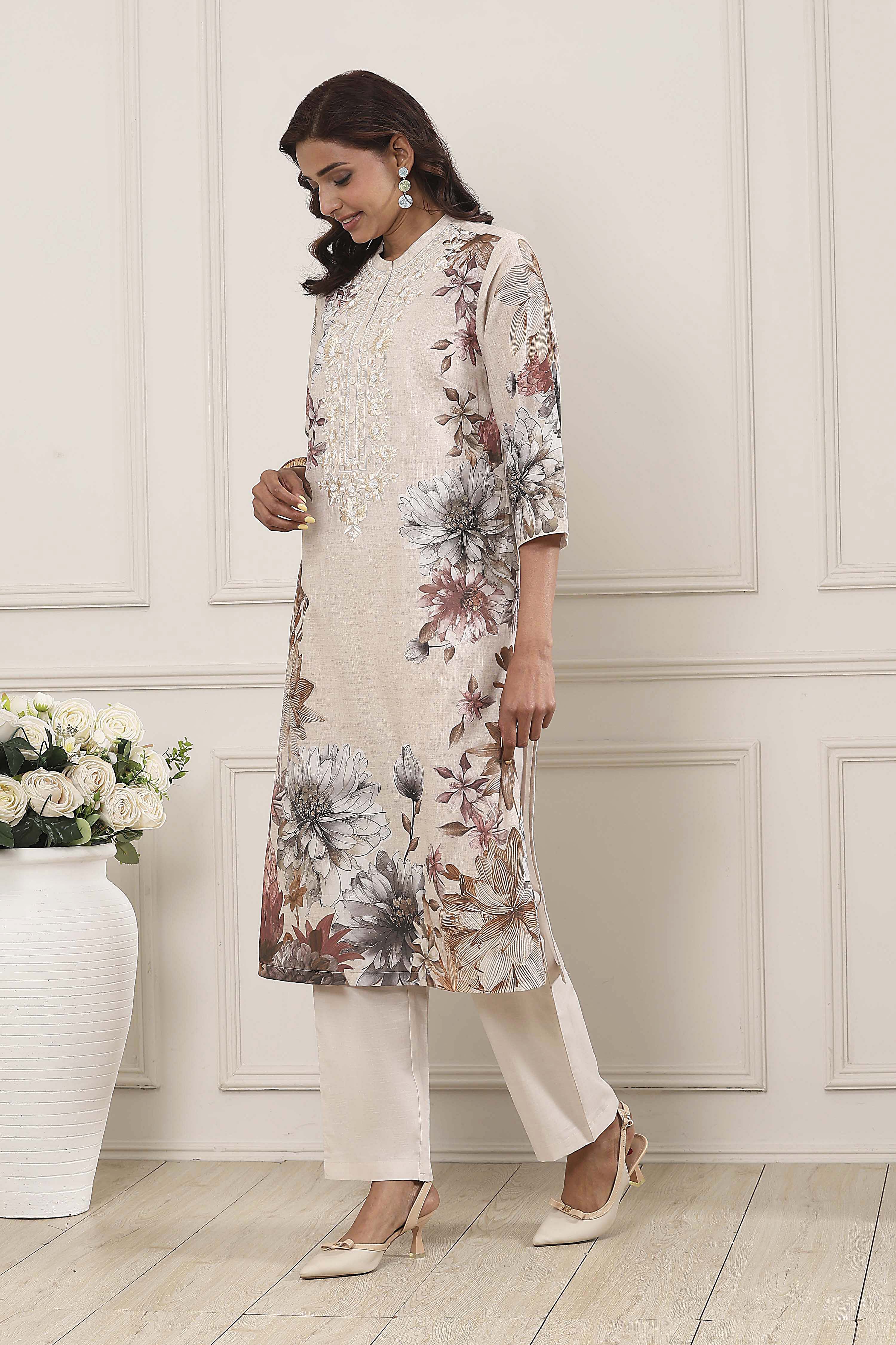 Beige Cotton Floral Printed Straight Kurta Set image number 3