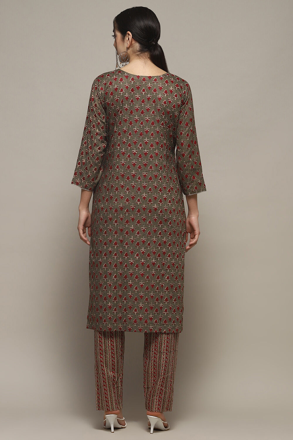 Green Cotton Unstitched Suit set image number 6